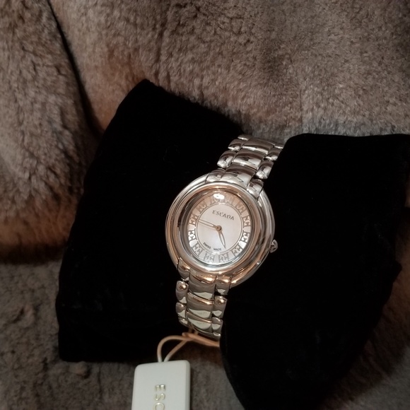 Silver Escada women’s Watch Swiss made - Picture 10 of 11